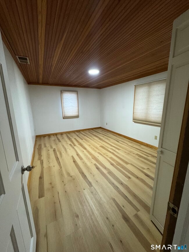 Building Photo - 9 Blaine St