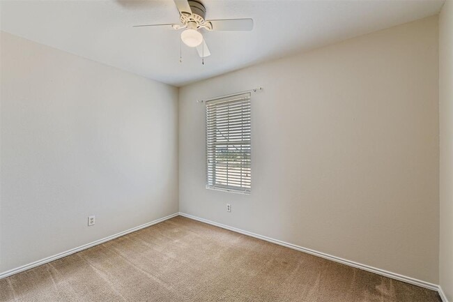 Building Photo - 15601 Hebbe Ln