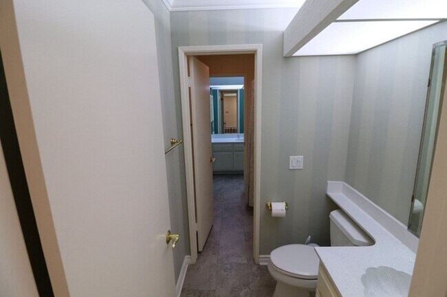 Building Photo - 1050 Pacifica Dr