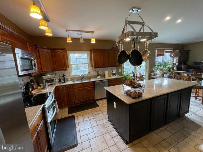Building Photo - 6108 N Willow Pond Dr