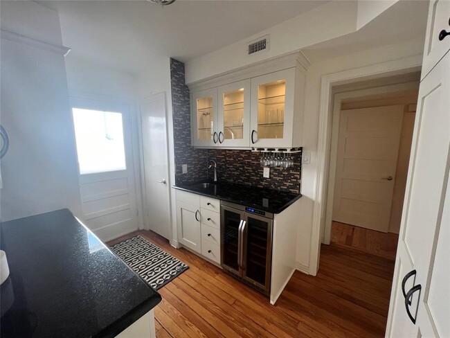 Building Photo - 1511 Chelsea Ln