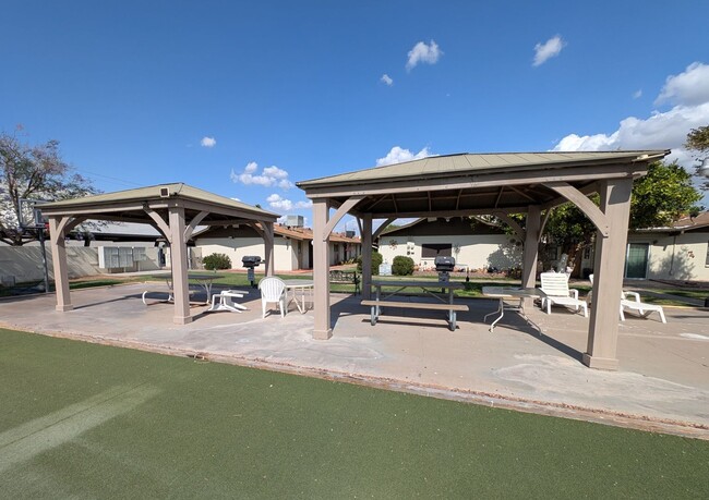 Building Photo - 2 Bedroom Condo Unit in the Polynesian Par...
