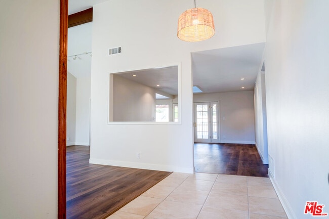 Building Photo - 233 Longfellow St