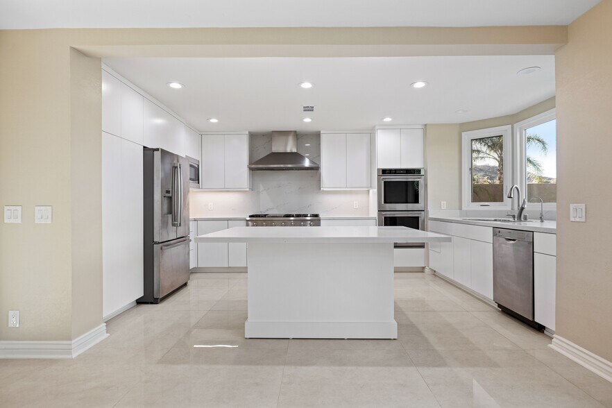 Building Photo - 24675 Vista Cerritos