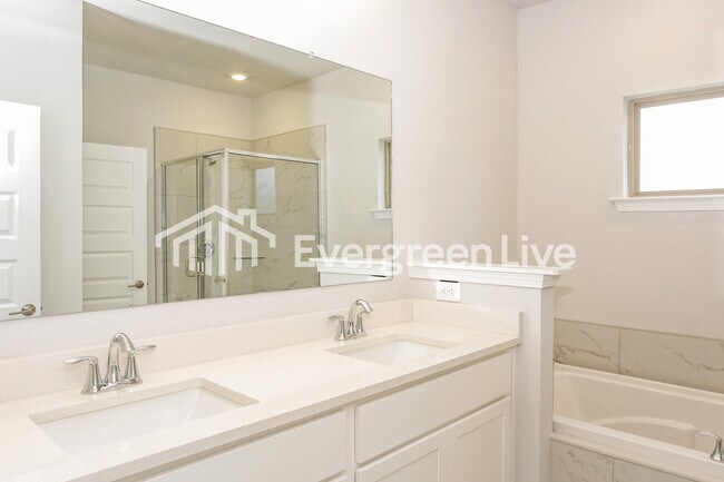 Building Photo - 160 Fenwick Pl