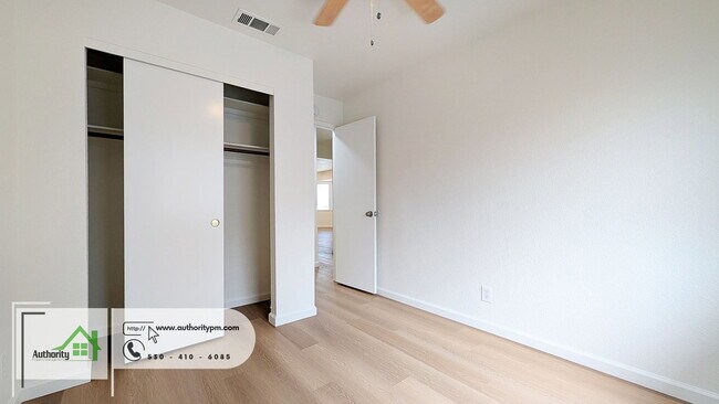 Building Photo - 1027 Goodview Way