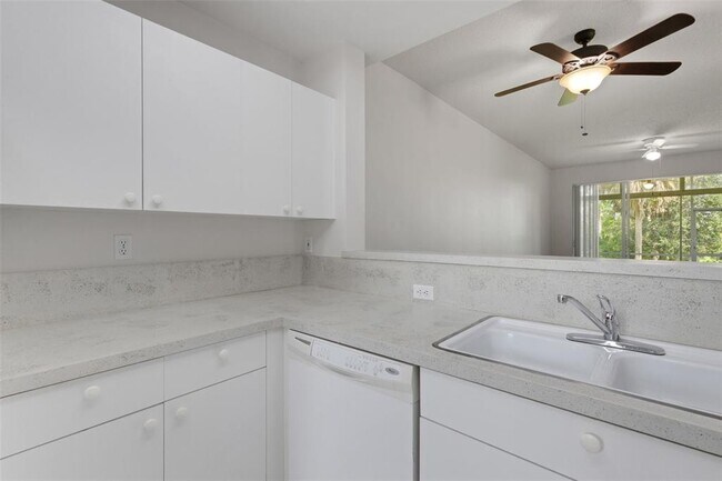 Building Photo - 4640 Tower Hill Ln