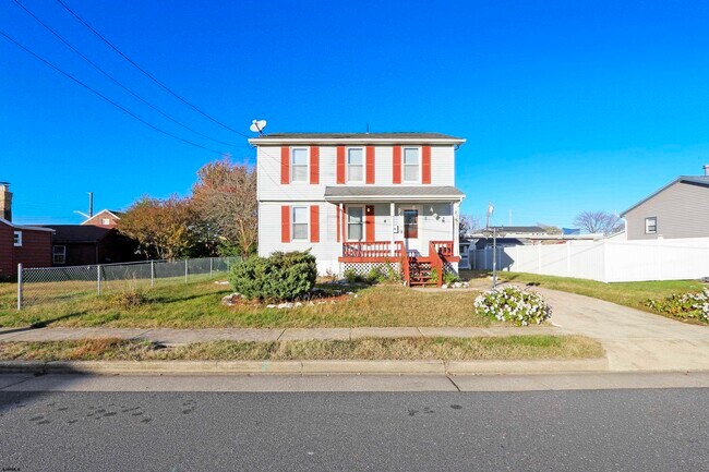 Building Photo - 1649 N Missouri Ave