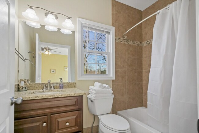 Building Photo - 624 U.S. 29-SI ID1395358P