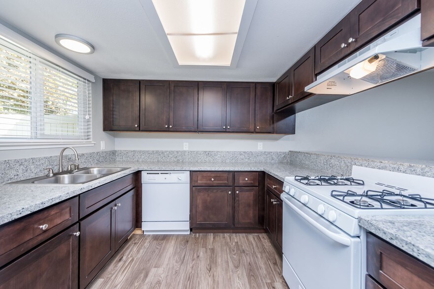 Oak View 4700 W Caldwell Ave Visalia CA 93277 Apartment Finder