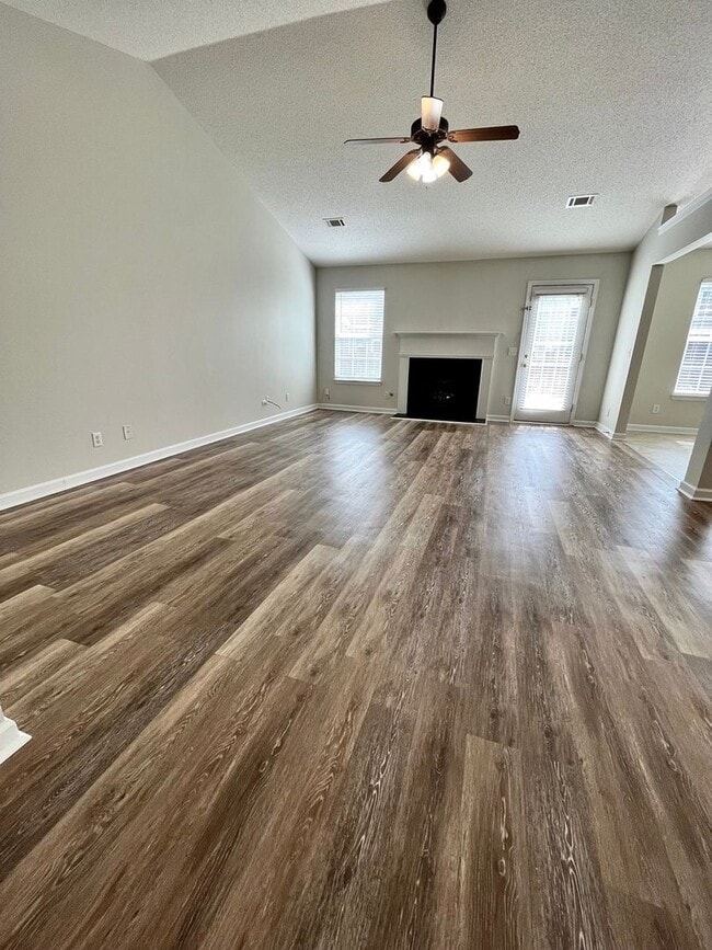 Building Photo - 110 Faybrook Dr