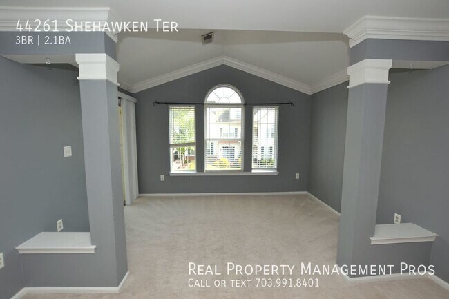 Building Photo - 44261 Shehawken Terrace