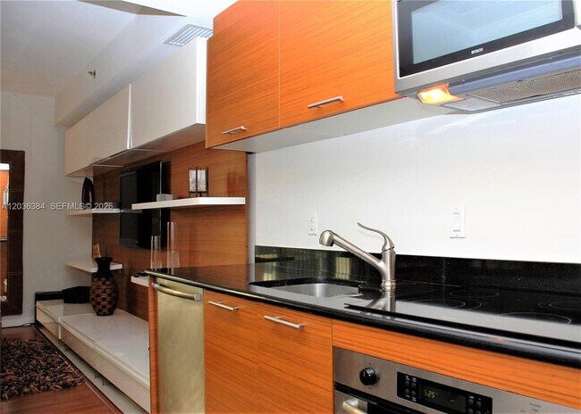 Building Photo - 50 Biscayne Blvd