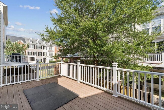 Building Photo - 2205 Greywing St