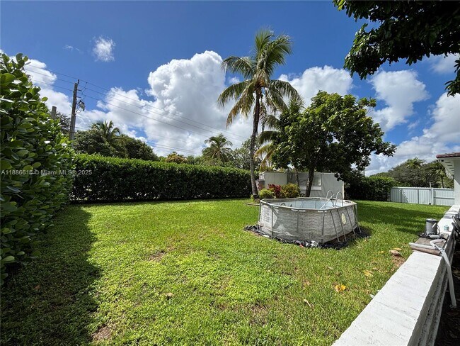 Building Photo - 13101 NW Miami Ct