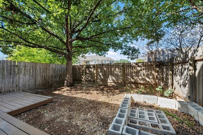 Building Photo - 1101 E Parmer Ln