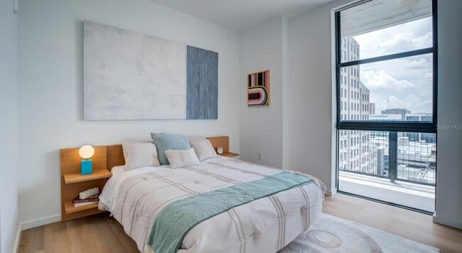 Building Photo - 434 N Orange Ave