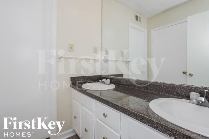 Building Photo - 6014 Harvest Hill Cove