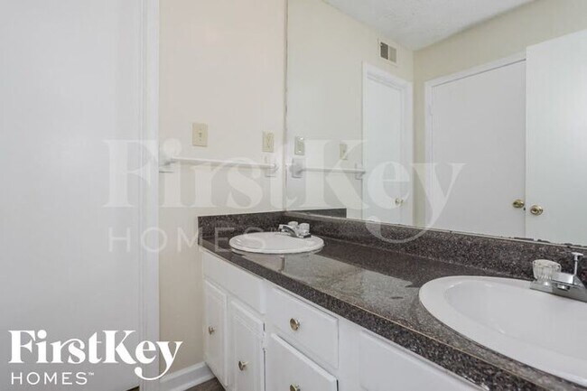 Building Photo - 6014 Harvest Hill Cove