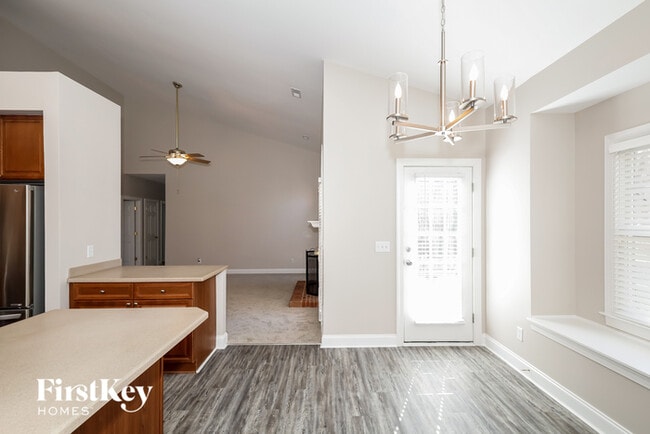 Building Photo - 1402 Holly Ridge Dr