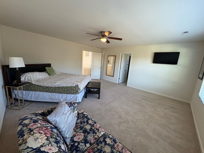 Building Photo - Rent Ready **Spacious 3-Bedroom Home with Open Concept & Large Fenced in Backyard**