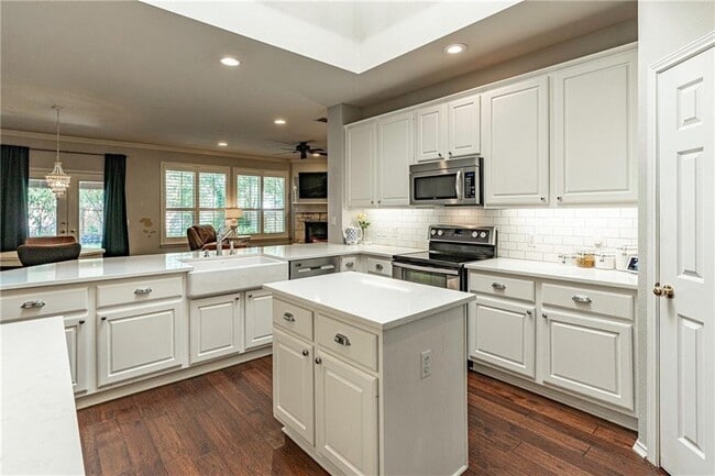 Building Photo - 1618 Sundown Dr