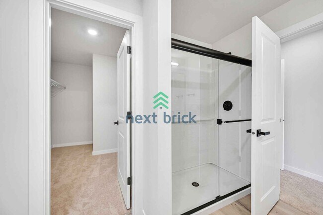 Building Photo - Modern Brand New 3-Bed, 3-Bath Home in the Heart of Lynnwood – Luxury Living Awaits!