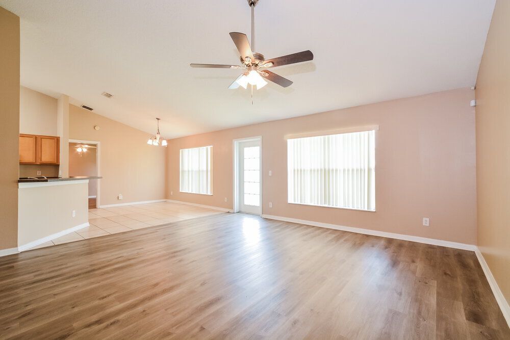 Building Photo - 645 Winding Lake Dr