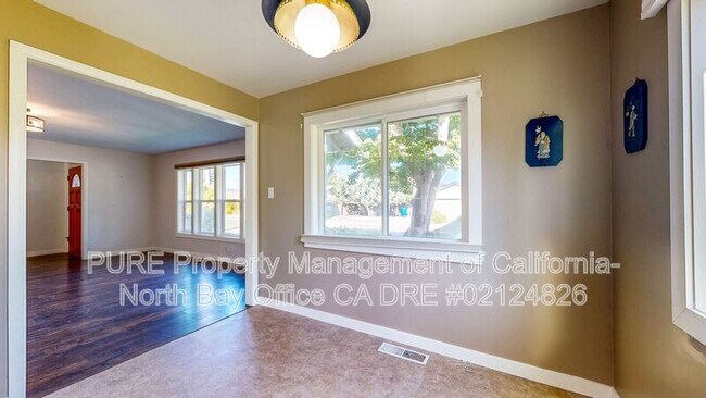 Building Photo - 1827 Creekside Rd