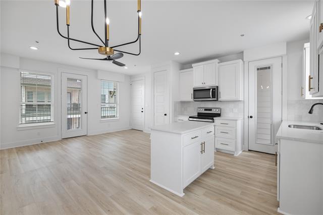 Building Photo - 206 S Village Way