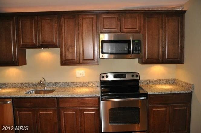 Kitchen - 3378 Whipple Ct