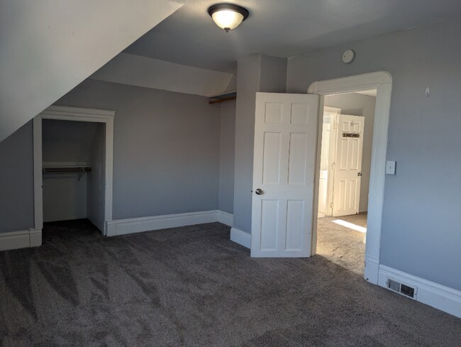 Building Photo - 2707 W 1st St