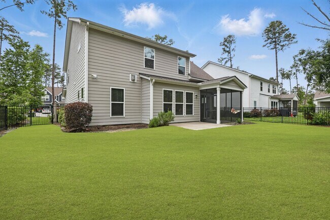 Building Photo - Spacious 5 Bedroom Home in Richmond Hill’s Waterways Community