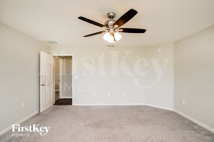Building Photo - 121 Foxtail Loop