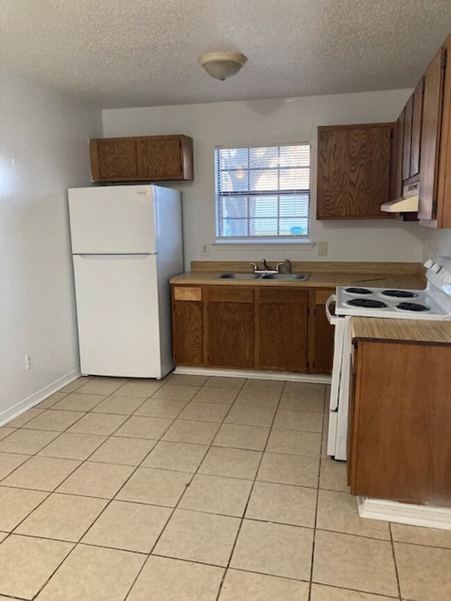 Building Photo - Gulfport 3 Bedroom