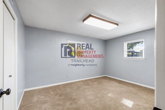 Building Photo - Charming 3 Bed 2 Bath Cul-De-Sac Home in a...