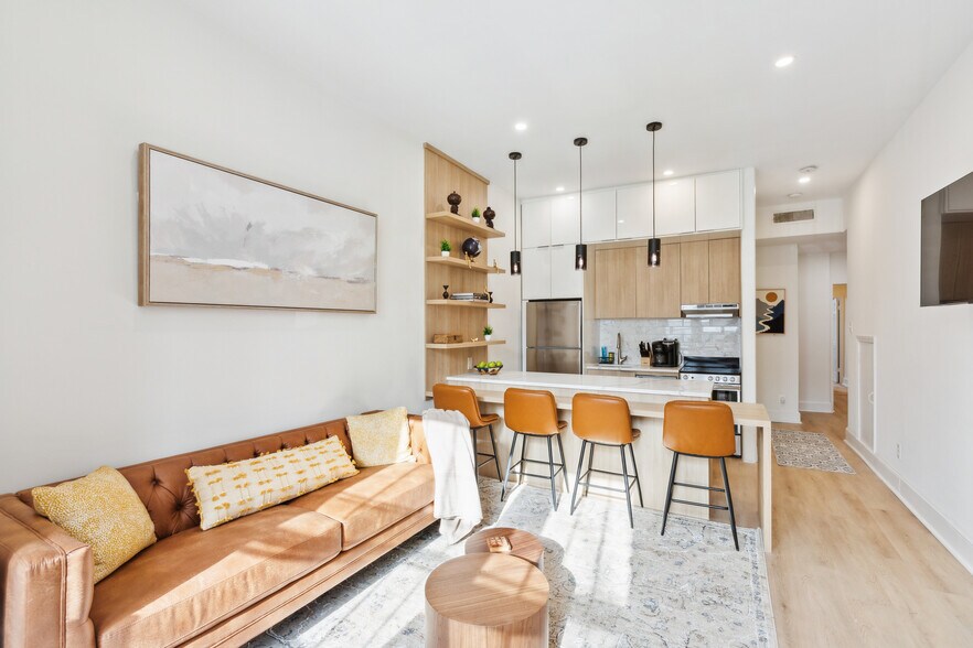 Building Photo - 134 F St SE