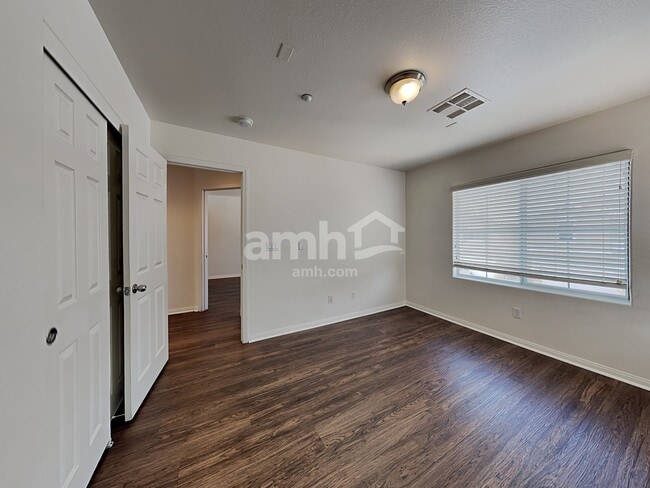 Building Photo - 5676 Orangeroot Ct