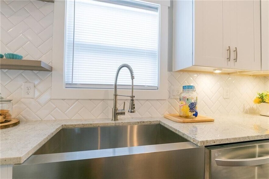 Building Photo - 202 Haygood Ave SE