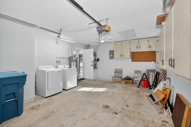 Building Photo - 12829 SW 38th Cir