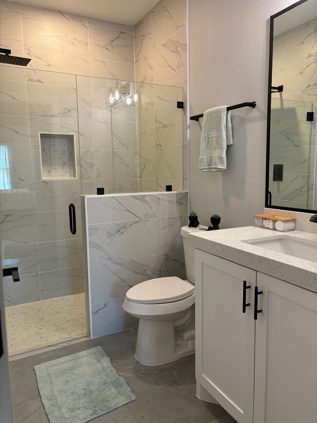 Bathrooms – Contemporary and Stylish - 1205 Central Blvd