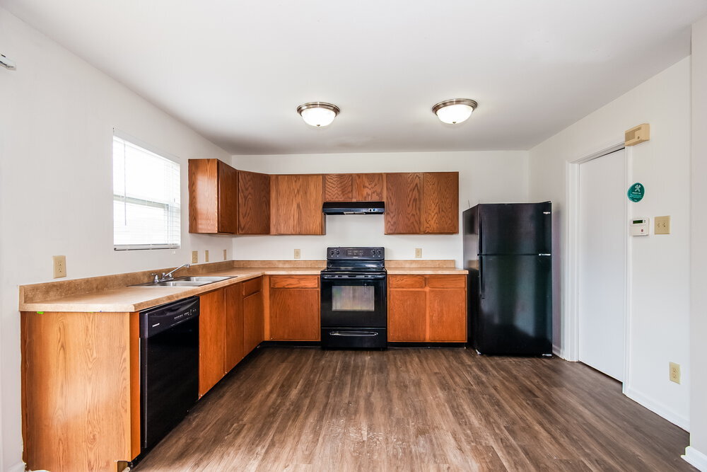 Building Photo - 1605 Bray Dr