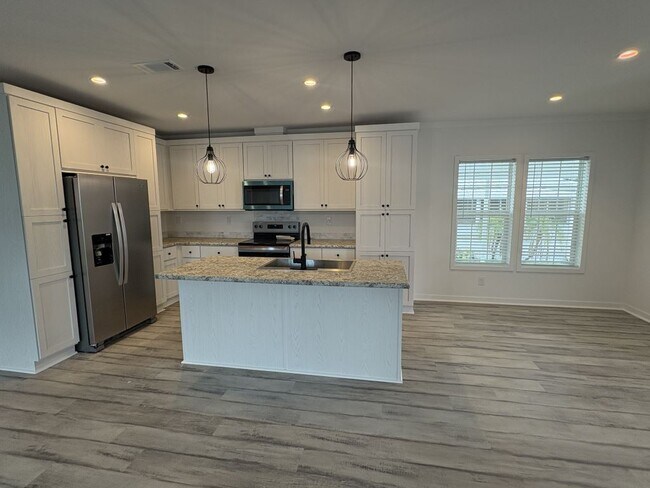 Building Photo - 3055 Lamplighter Dr