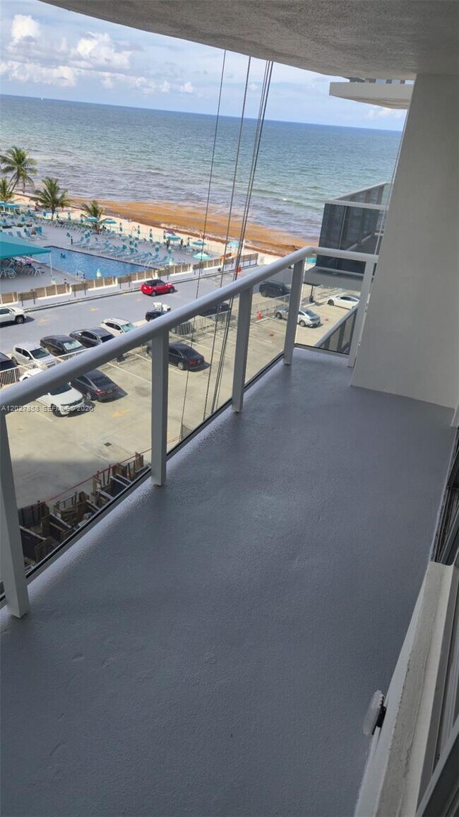 Building Photo - 3180 S Ocean Dr
