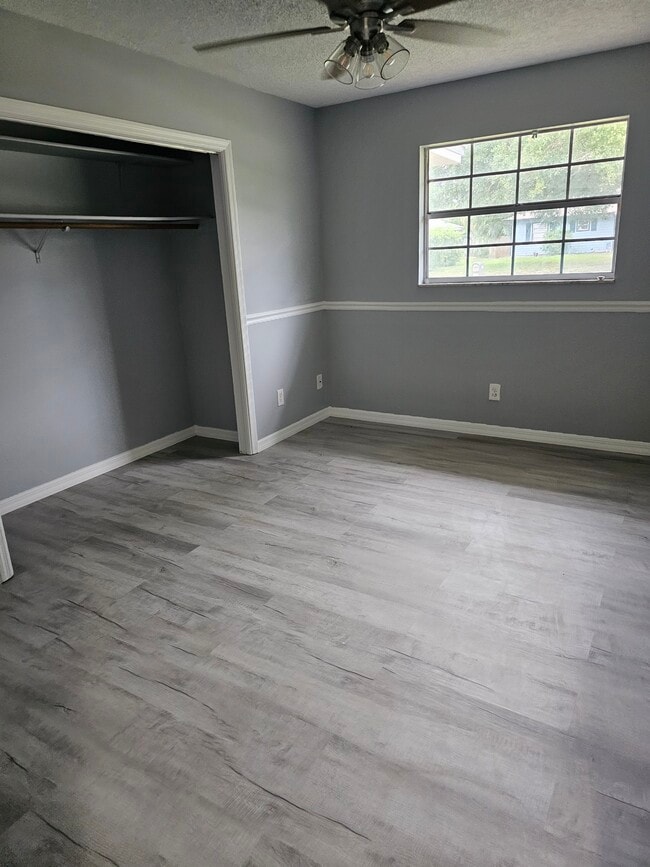 Building Photo - 6107 Hickory Dr