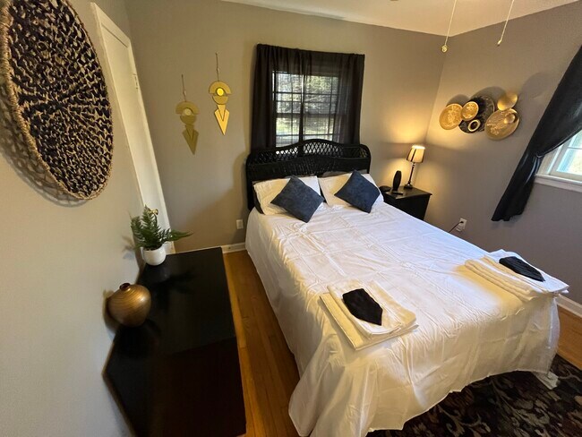 Building Photo - 2925 Center St