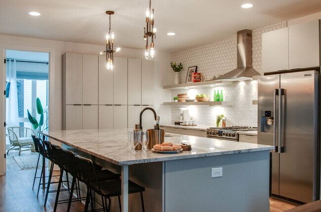 Building Photo - 2807 Delaware Ave