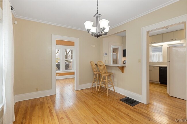 Building Photo - 144 Durston Ave