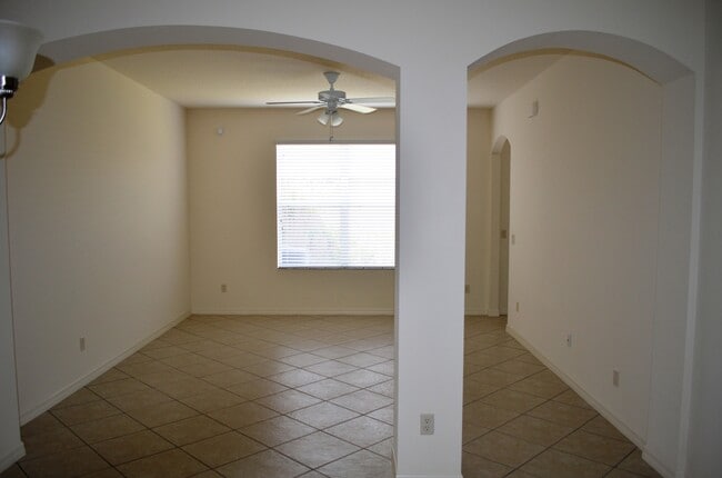 Building Photo - Cute 3/2.5 Townhouse with 2-Car Garage in Turtle Creek