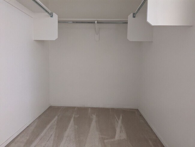 Building Photo - Northwest Beauty 3 Bedroom 3 Bath 2 Car garage